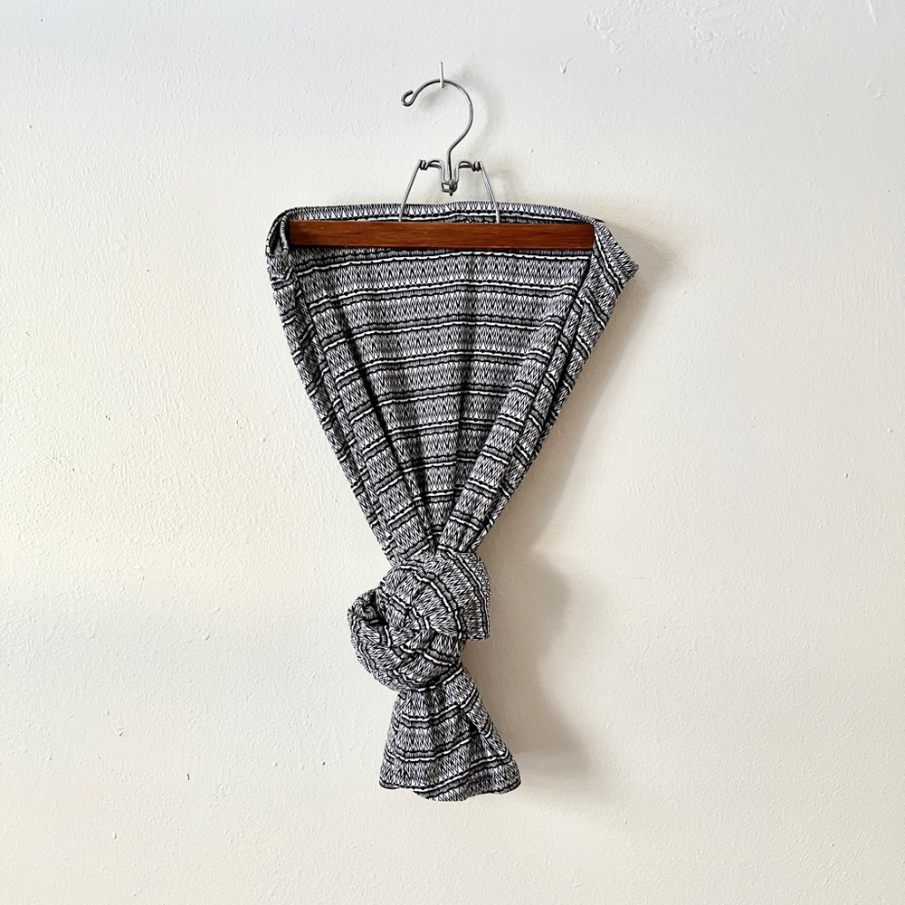 Chicos Size 1 Monochrome Geometric Black & White Stretch Long Skirt All Season